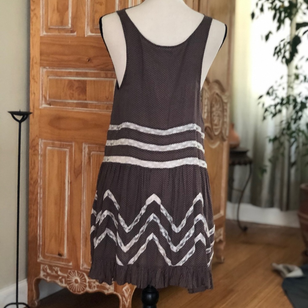 Dress - Picture 4 of 6